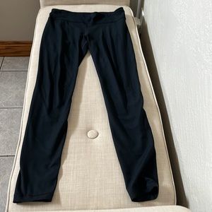 Lightweight leggings! Lightly worn and in great condition!